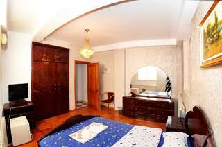 Гостевой дом Vila A&B Бухарест Семейный люкс-1