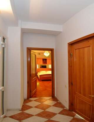 Гостевой дом Vila A&B Бухарест Семейный люкс с балконом-3