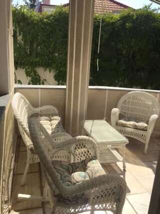 Гостевой дом Vila A&B Бухарест Семейный люкс с балконом-9